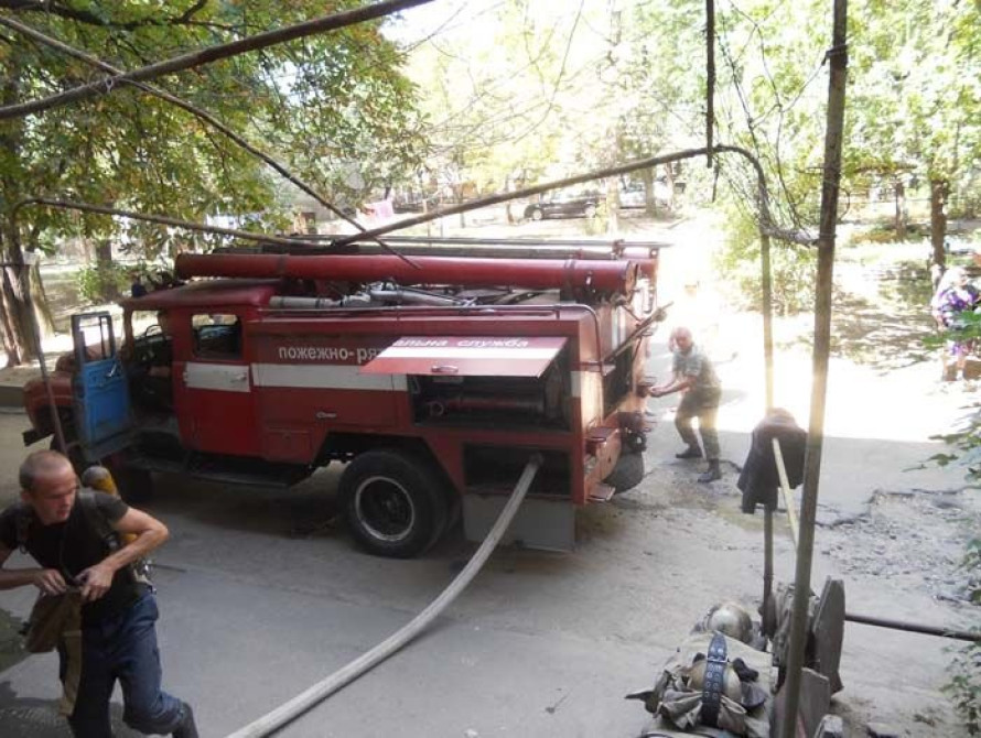 В Запорожье горит квартира в центре города