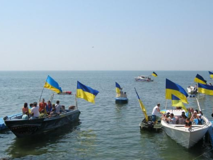 В Бердянске активисты устроили Аквамайдан