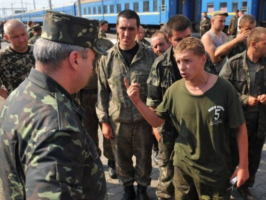 11 августа в Запорожье: бунт военных, 10 тысяч беженцев, скандальное видео