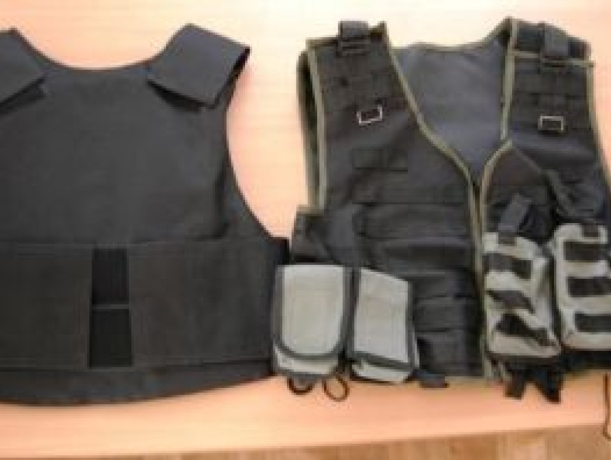 "Запорожьеоблэнерго" купило солдатам грузовики и снаряжение