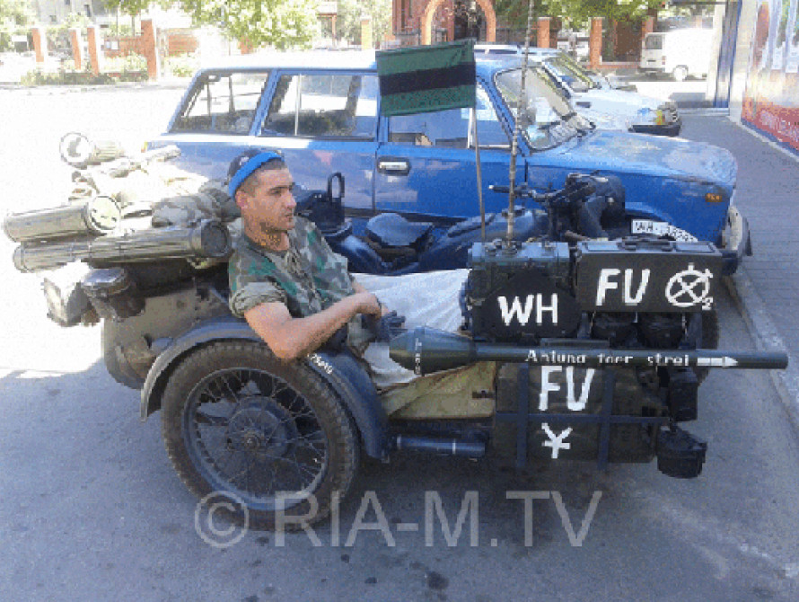 По Мелитополю ездит мужчина с гранатометом