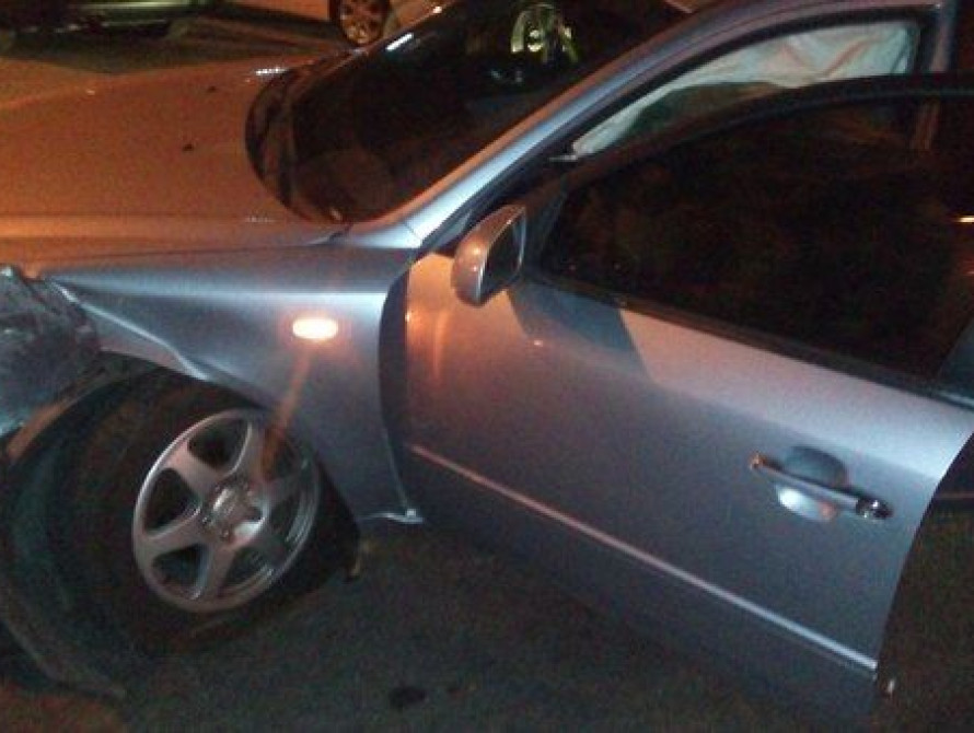 В Запорожье на площади Маяковского пьяный водитель влетел в светофор 