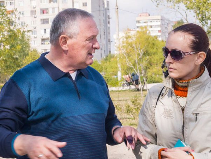 Валерий Баранов провел рейд по Коммунарскому району