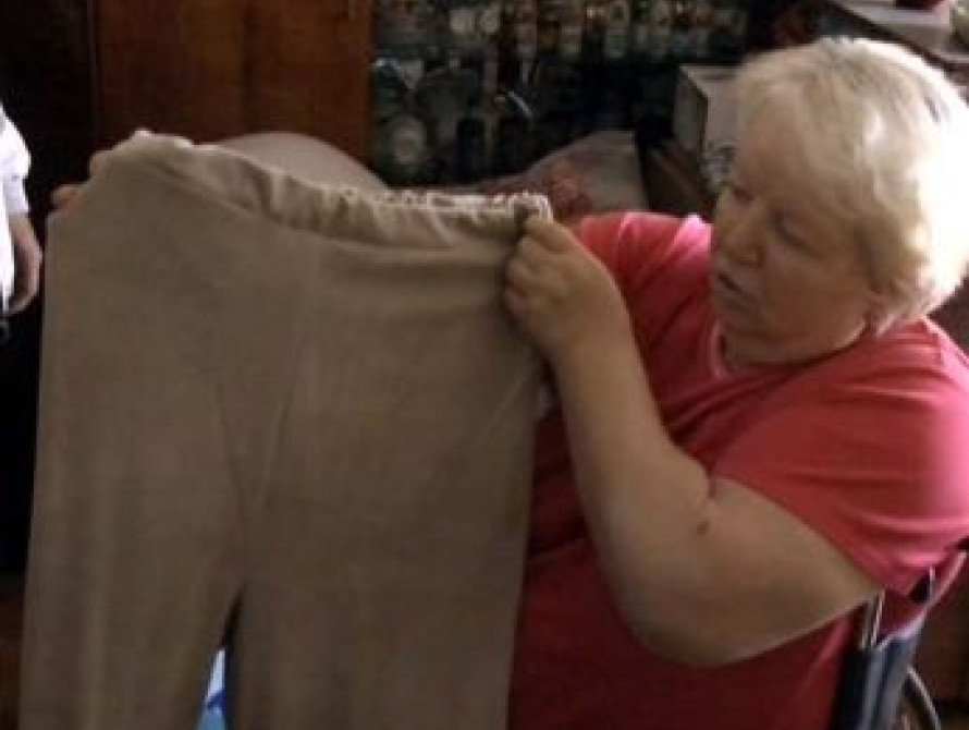 В Мелитополе заслуженная спортсменка шьет солдатам теплую одежду