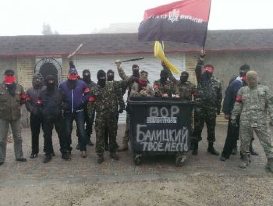 В Мелитополе Правый сектор пригрозил нардепу "мусорным баком"