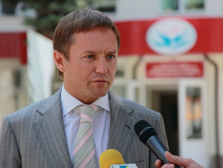 На 79 округе народный депутат Владимир Бандуров уверено опережает конкурентов 