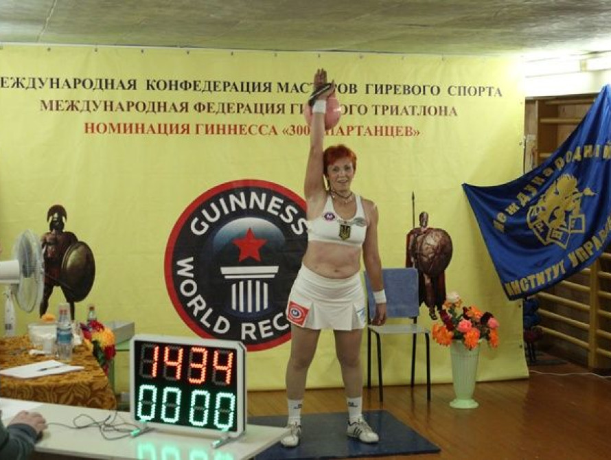 В Запорожье чемпионка мира продает свои медали на аукционе