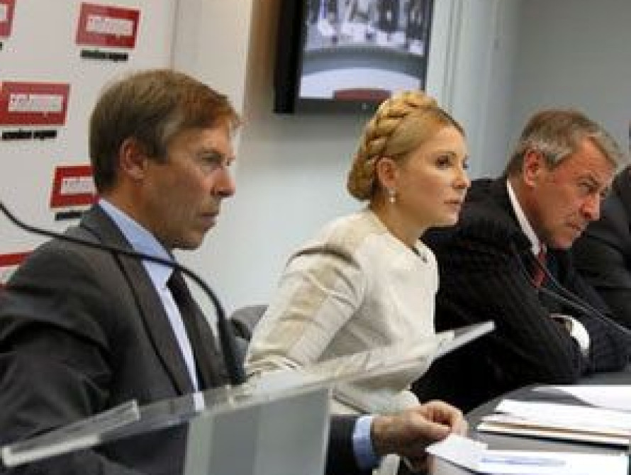 "Батькивщина" приняла решение о вхождении в коалицию и призвала к немедленному подписанию коалиционного соглашения