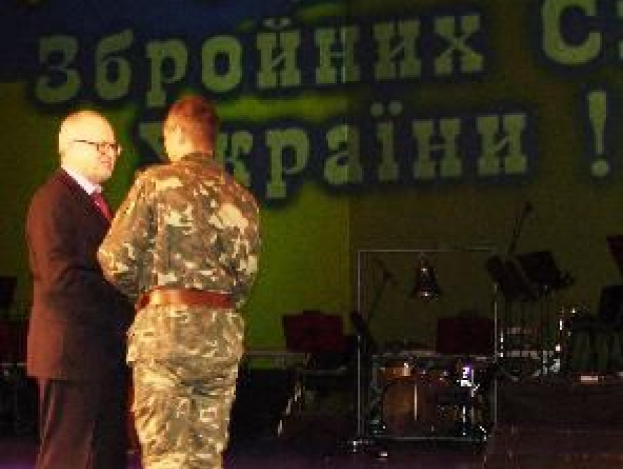 В Запорожье военных поздравили на концерте в честь Дня ВСУ