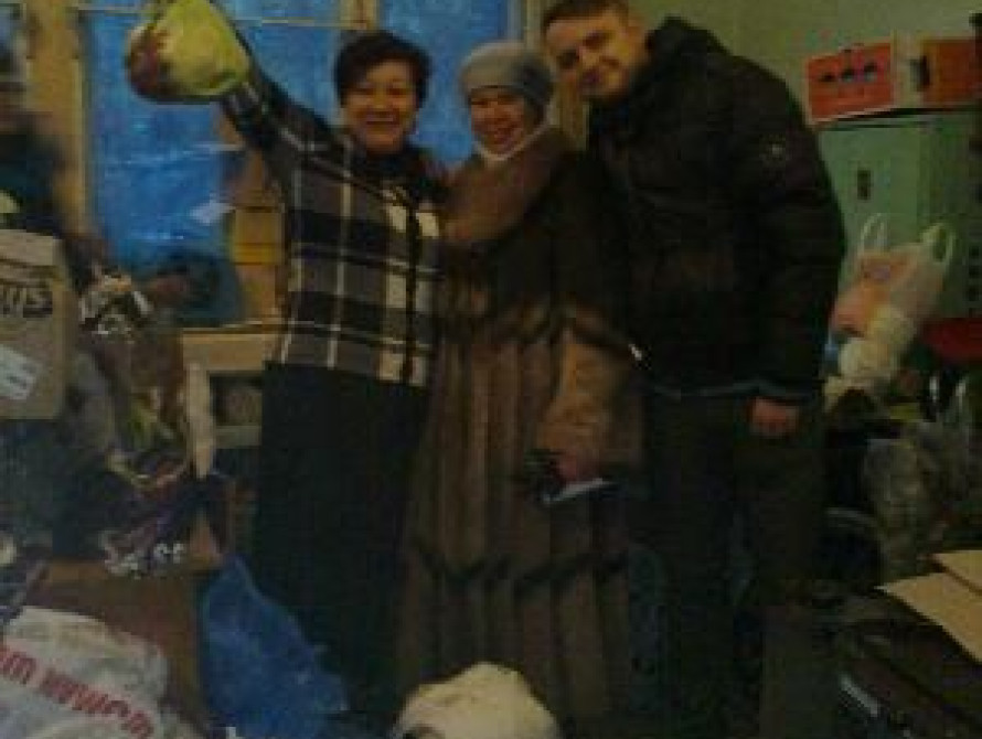 Чиновники мэрии в Запорожье передали помощь бойцам АТО