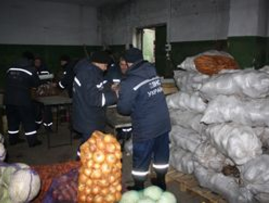 Волонтеры из Запорожья передали 10 тонн гумпомощи для жителей Донбасса