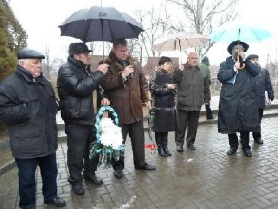 В Запорожье прошел митинг в память о жертвах Холокоста