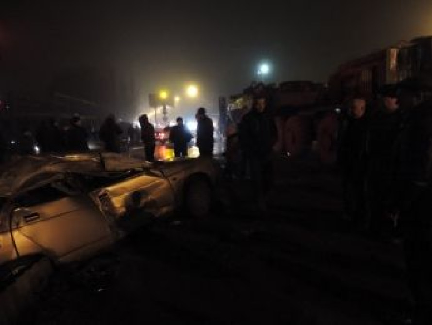 В Мелитополе военный тягач столкнулся с легковушкой (фото, видео)