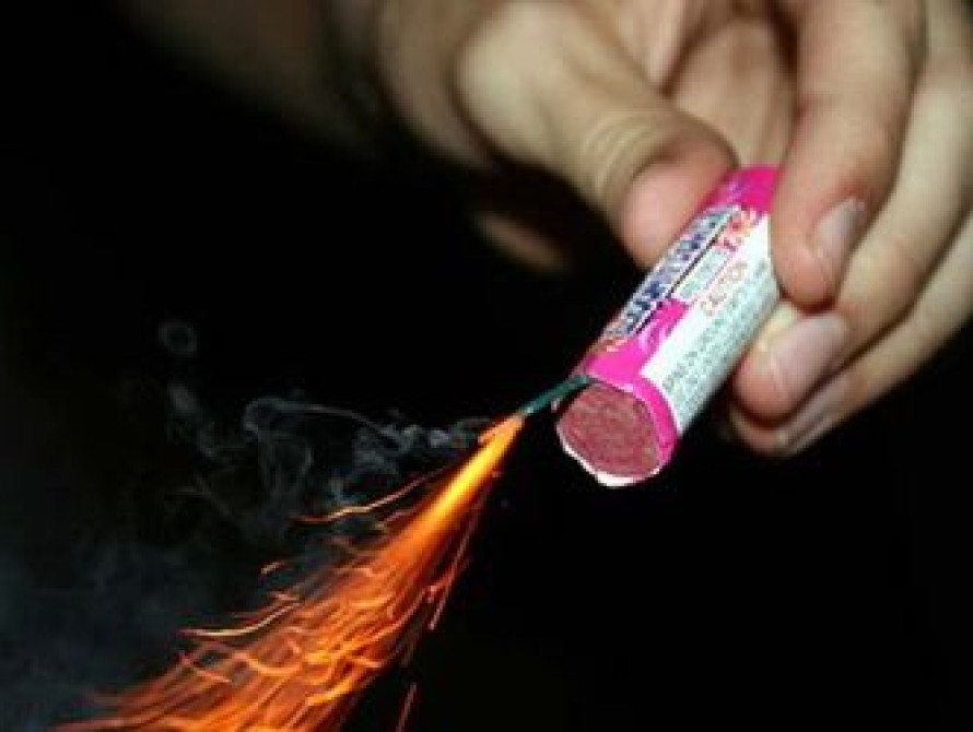 На площади Ленина в Запорожье начались столкновения. В правоохранителей полетели петарды