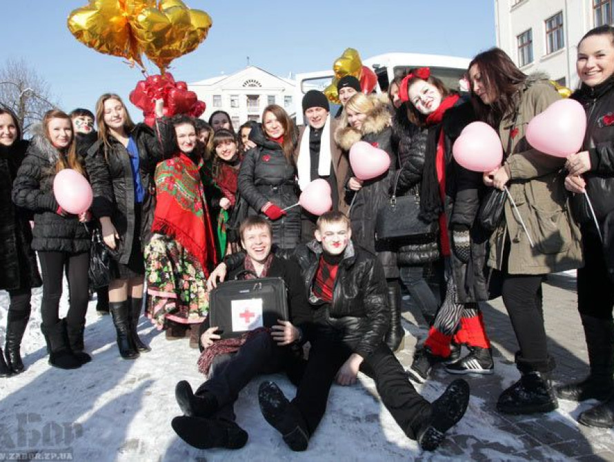 В Запорожье День всех влюбленных отметили концертом в кинотеатре им. Довженко