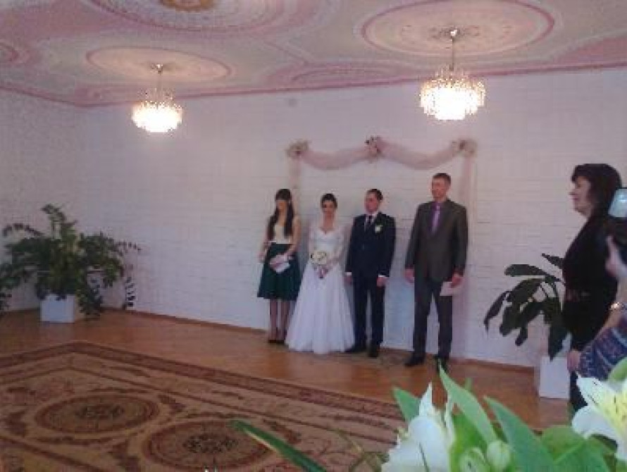 В Запорожье в День влюбленных поженилась пара из зоны АТО