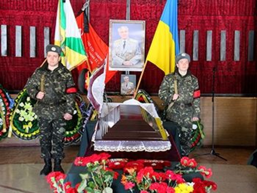 В Мелитополе десятки горожан простились с генералом (фото)