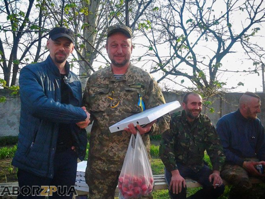В Запорожье сайт "ZaБор" и "Панда меню" устроили "день итальянской кухни" для военного госпиталя