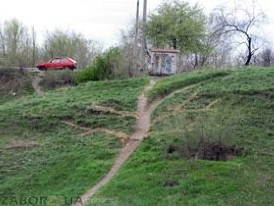 Выходные в Запорожье: падение доллара, распятие Украины и позор "Металлурга"