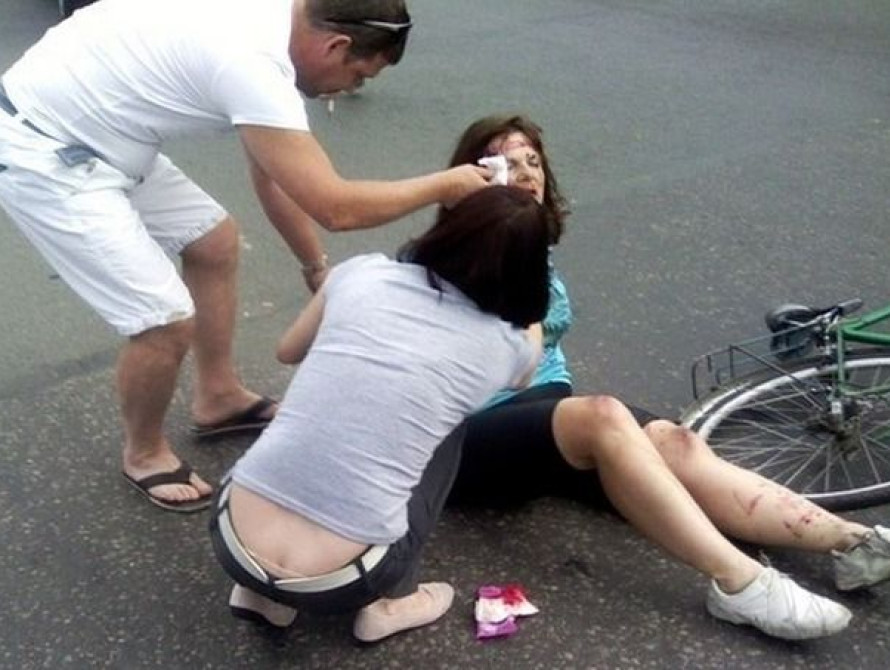 В Запорожье сбили велосипедистку: девушка потеряла память