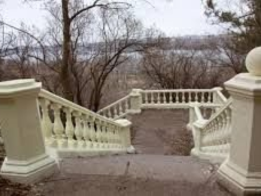 В Запорожье Хортицкую лестницу реконструировали второй раз за полгода (фото)