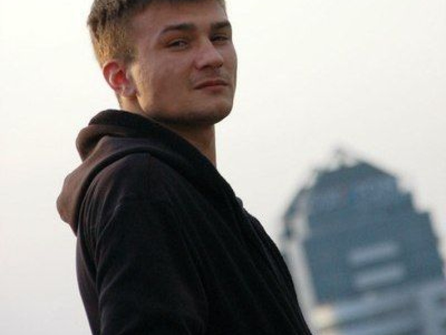 В Запорожье открыли мемориальную доску погибшему в АТО пехотинцу