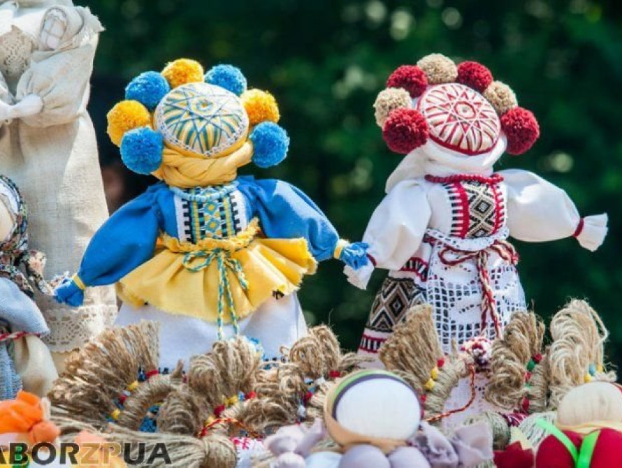 В Запорожье фестиваль украинской культуры не обошелся без Путина (фото)