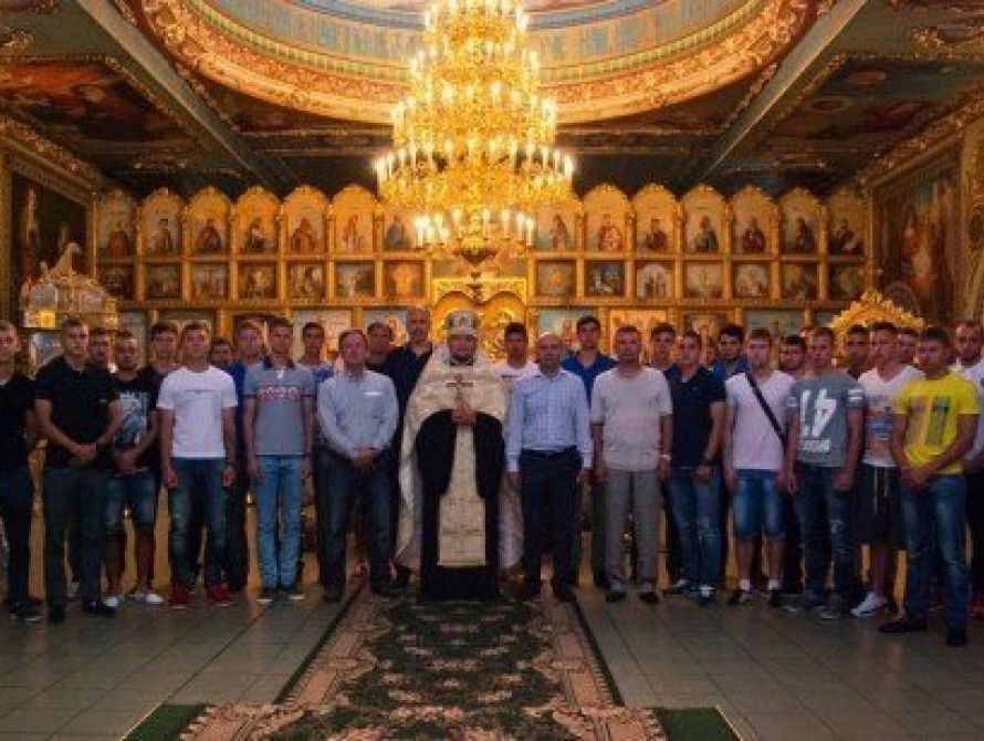 Футболистов запорожского "Металлурга" благословили перед началом сезона в Премьер-лиге (фото)