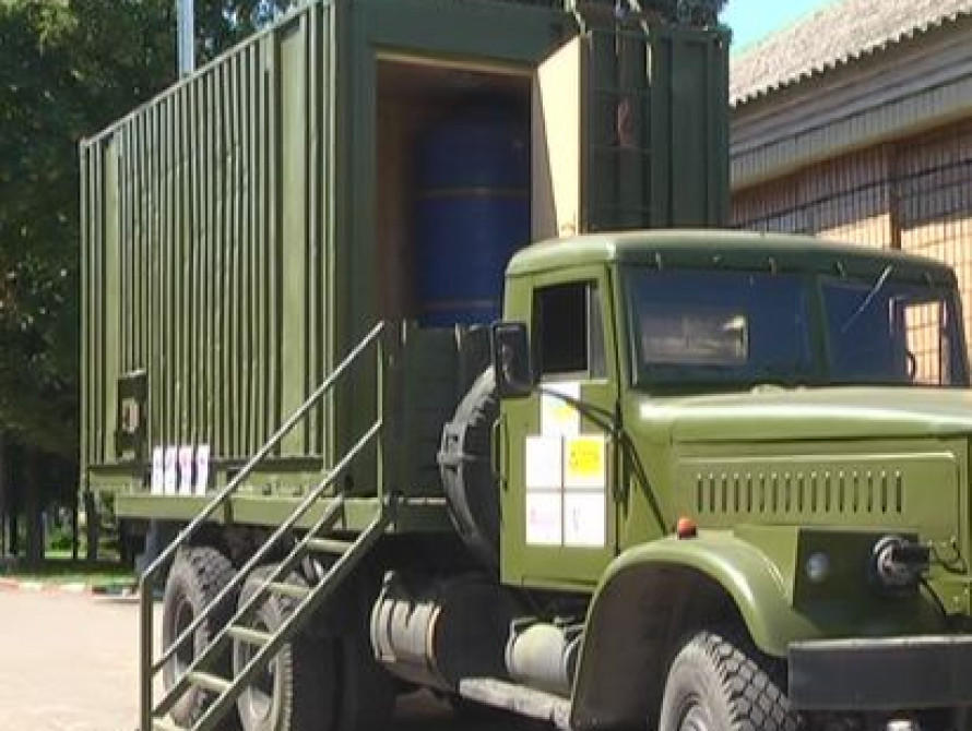 Запорожье подарило своим бойцам в зоне АТО мобильные бани (фото)