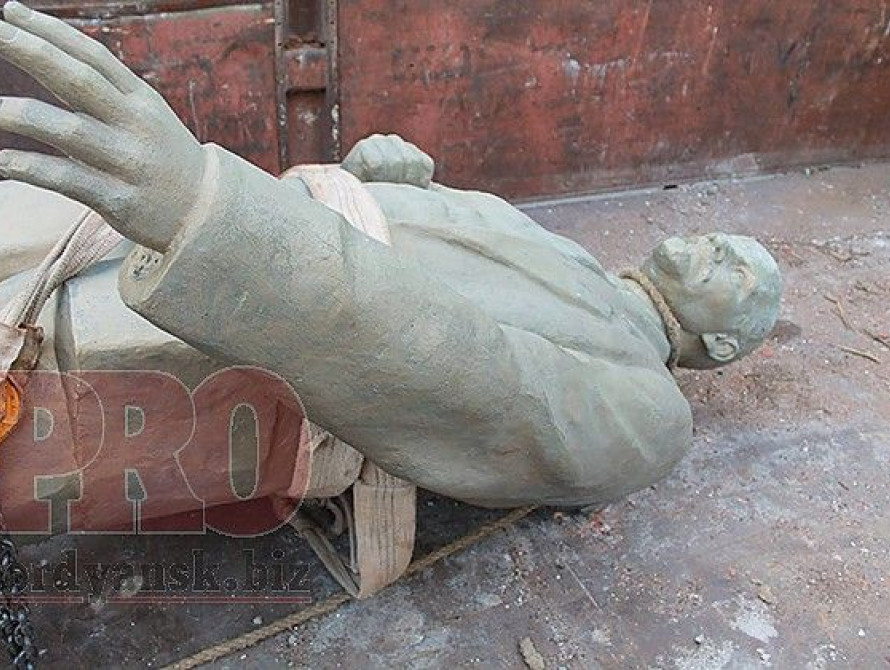 В Запорожье памятники советской эпохи планируют продать через аукцион