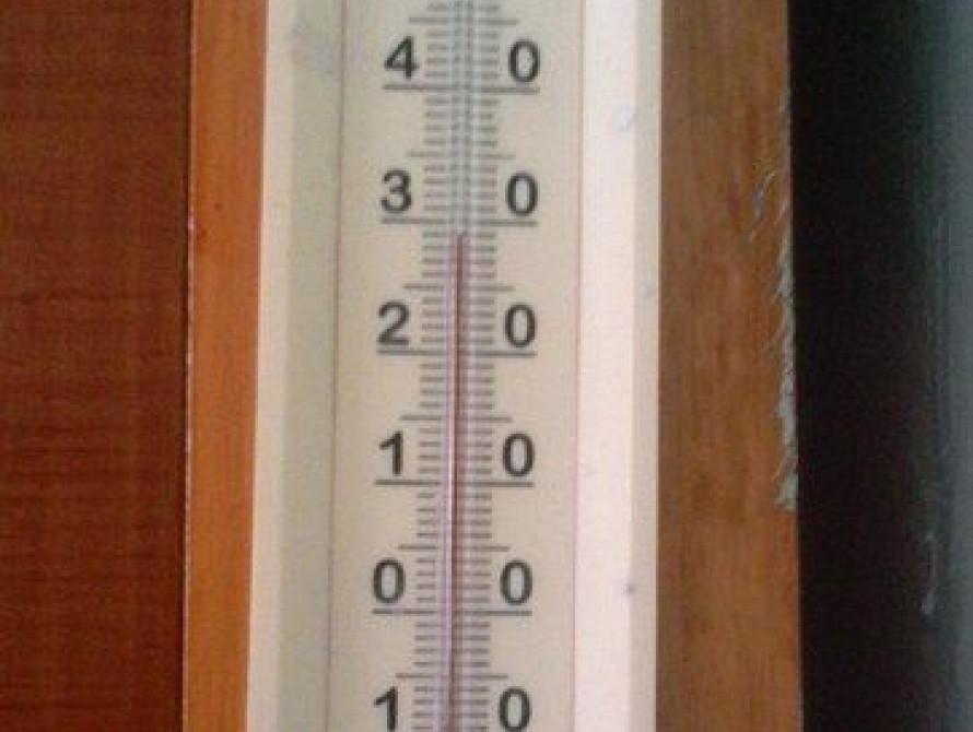 В Вольнянске из-за аномальной жары в классах детям сократили уроки