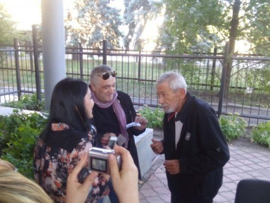 Концерт Кикабидзе в Запорожье: много молодежи, поломанные микрофоны, "Червона рута" на грузинском