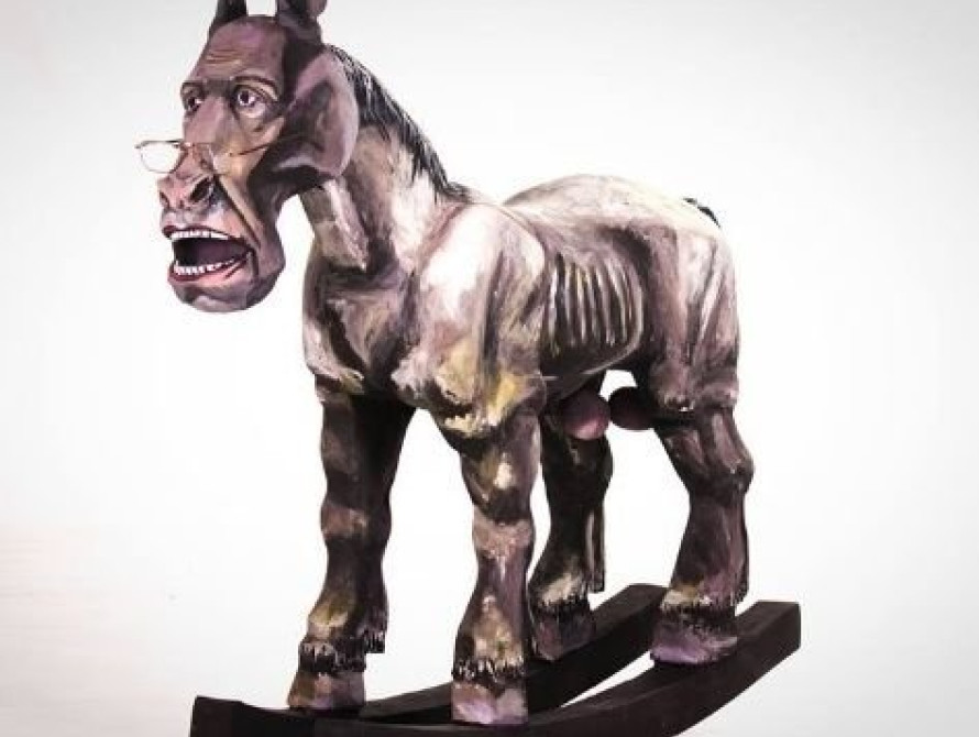 В Запорожье презентовали "памятник" Лаврову (фото, видео)