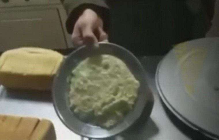 В Запорожской военной части прокомментировали резонансное видео о каше, которая не отлипала от солдатской тарелки (видео)