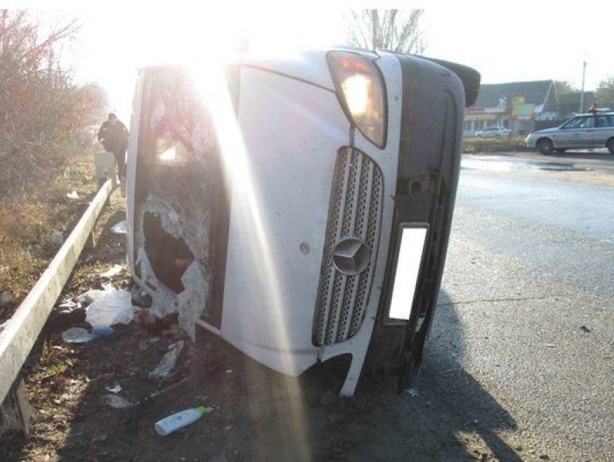 В результате ДТП под Запорожьем погиб пассажир иномарки