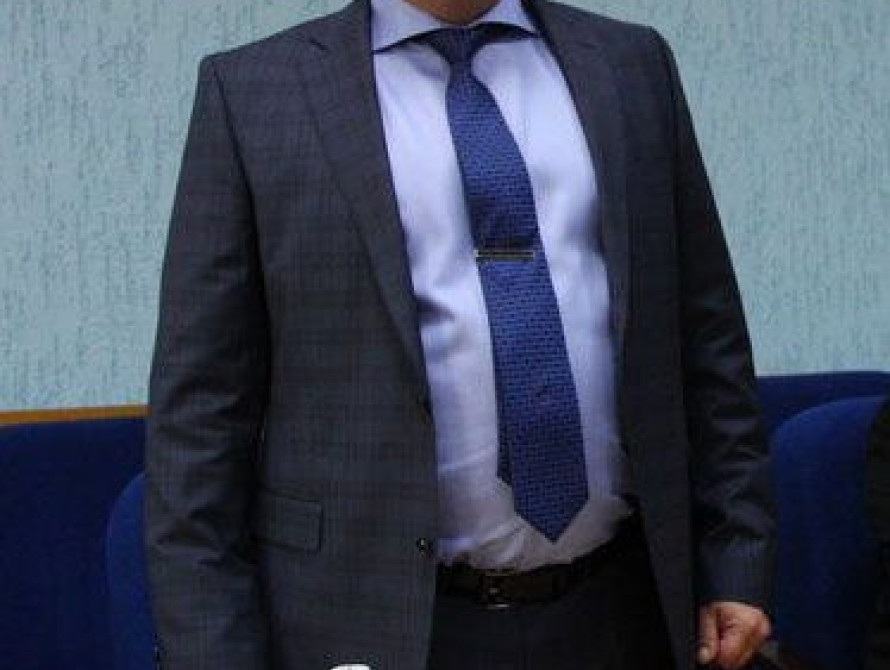 У депутата от партии Президента, которого связывают с экс-"Смотрящим", провели обыск 