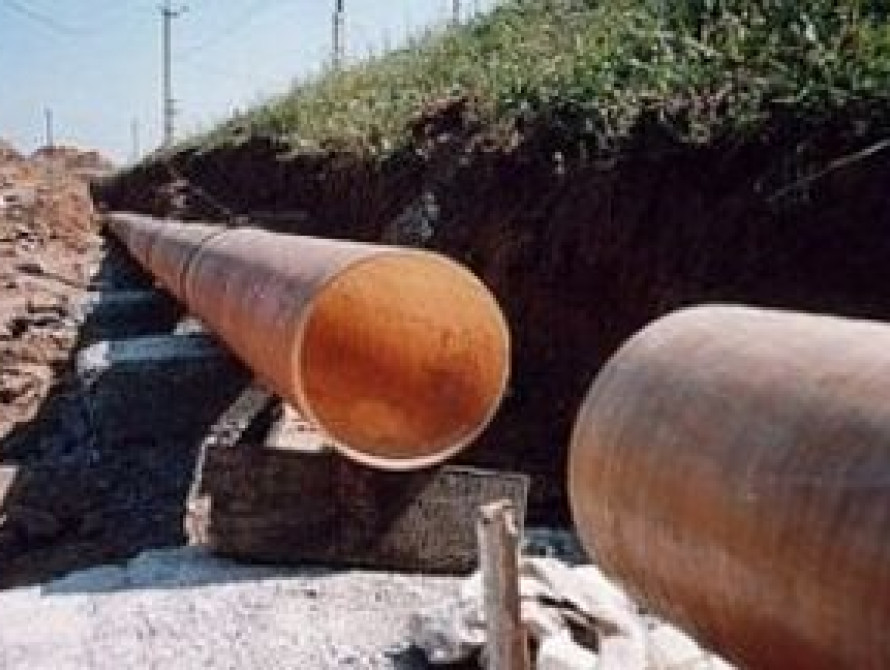 Запорожские коммунальщики почти достроили резервный водопровод в Хортицкой район