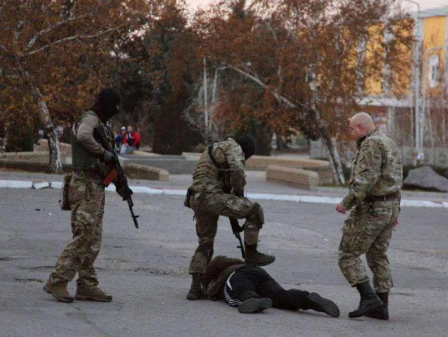 В Запорожье вооруженные люди обыскивали посетителей ДК "Орбита"