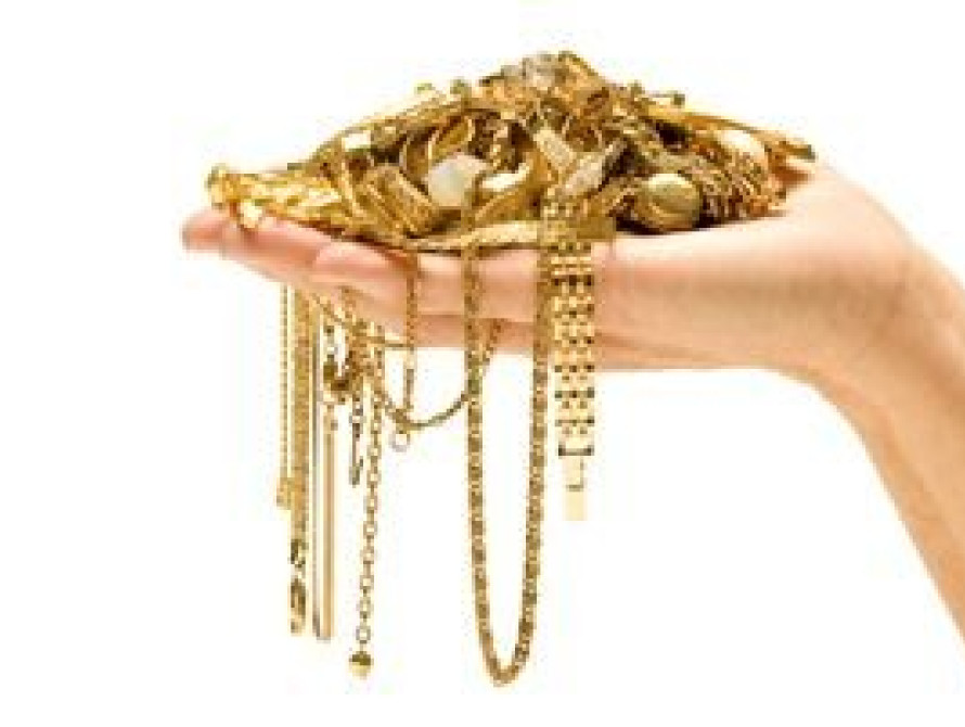 В Запорожье 4 вооруженных человека ограбили ювелирный магазин "Золотой век" в центре города  