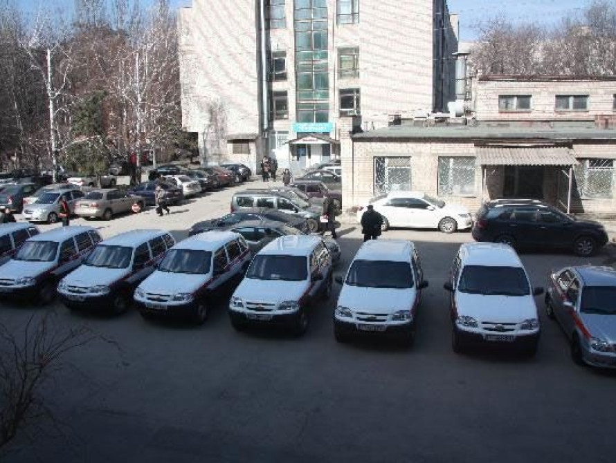 В Запорожье медикам выделили десять новых санитарных автомобилей    