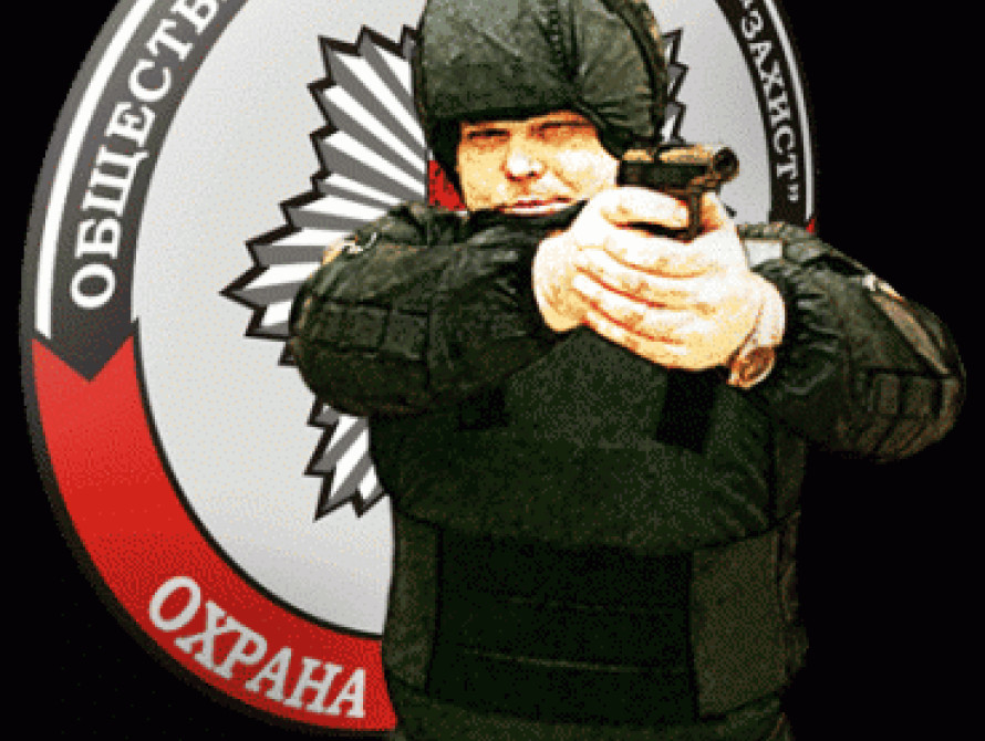 Запорожских любителей шоппинга успокаивали люди с автоматами