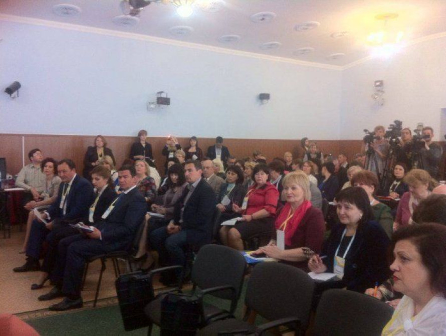 Жена Порошенко провела в Запорожье специализированные тренинги